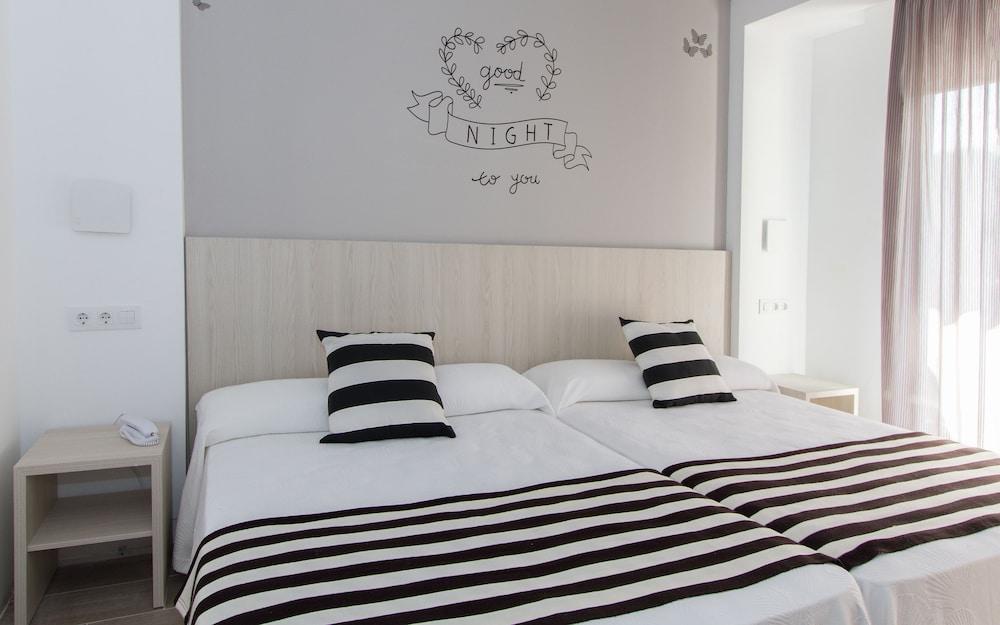 Hotel Sorra Daurada Splash مارغرَت دي مار المظهر الخارجي الصورة