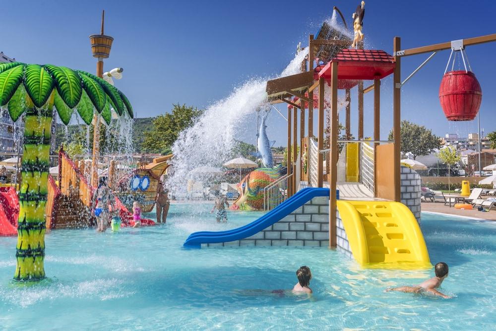 Hotel Sorra Daurada Splash مارغرَت دي مار المظهر الخارجي الصورة